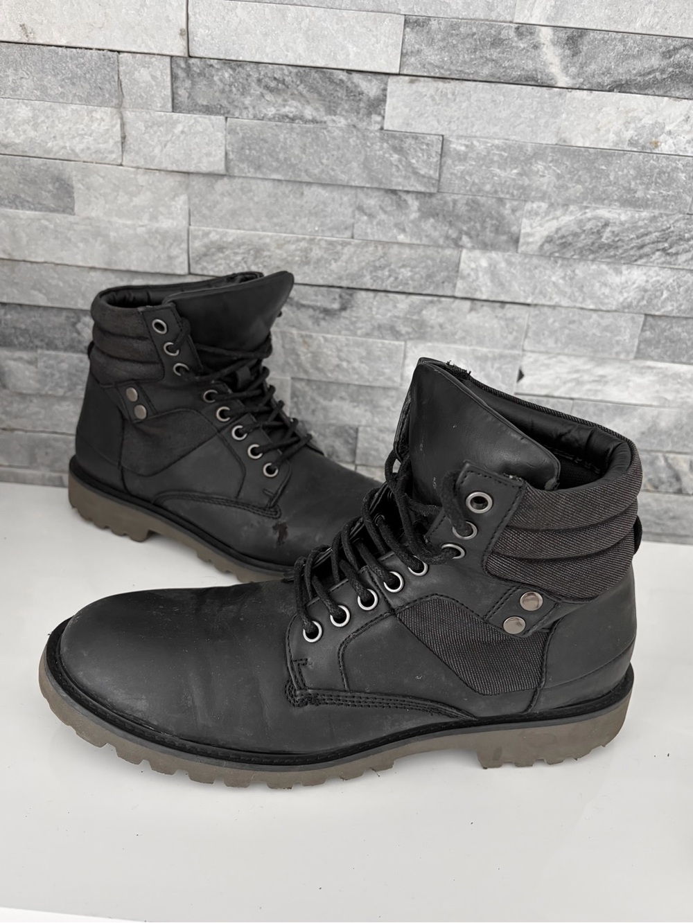 Steve Madden Leather Boot  9
